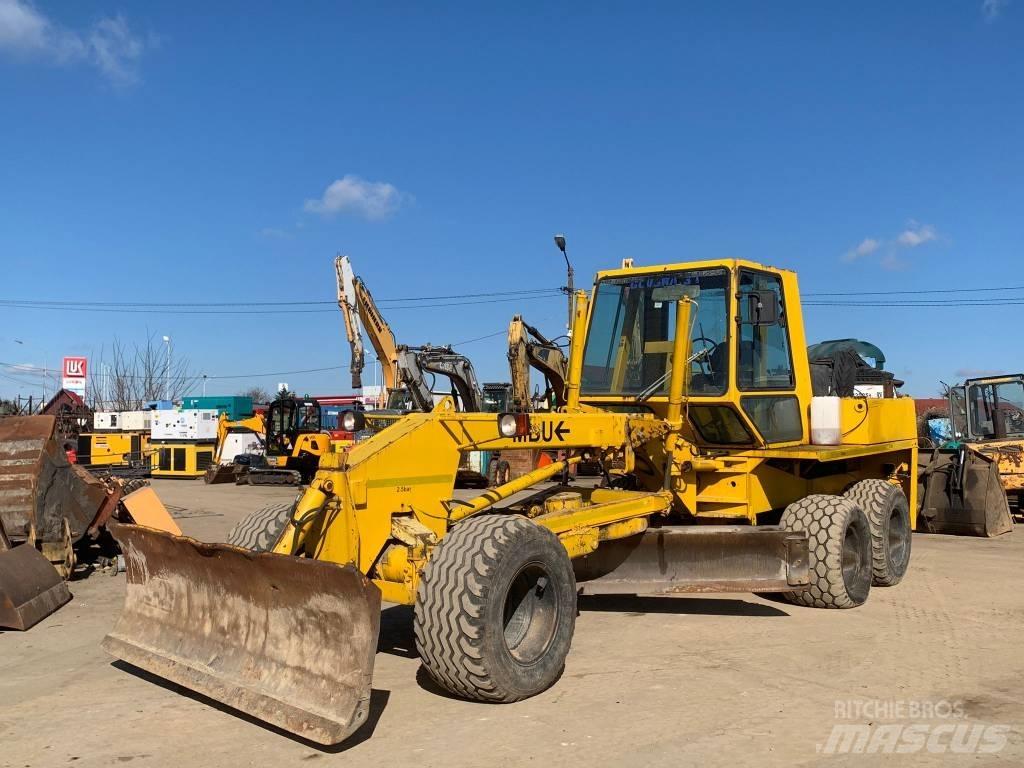 MBU G130A Motoniveladoras