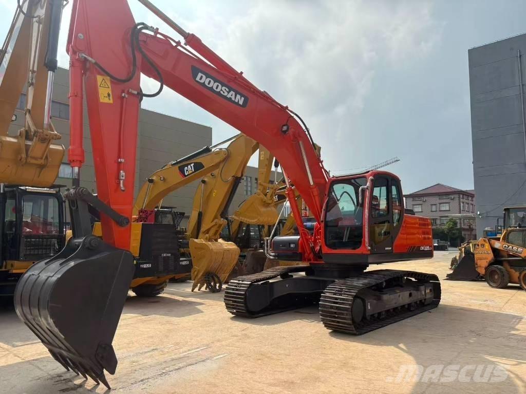 Doosan 225 LC Escavadoras de rastos