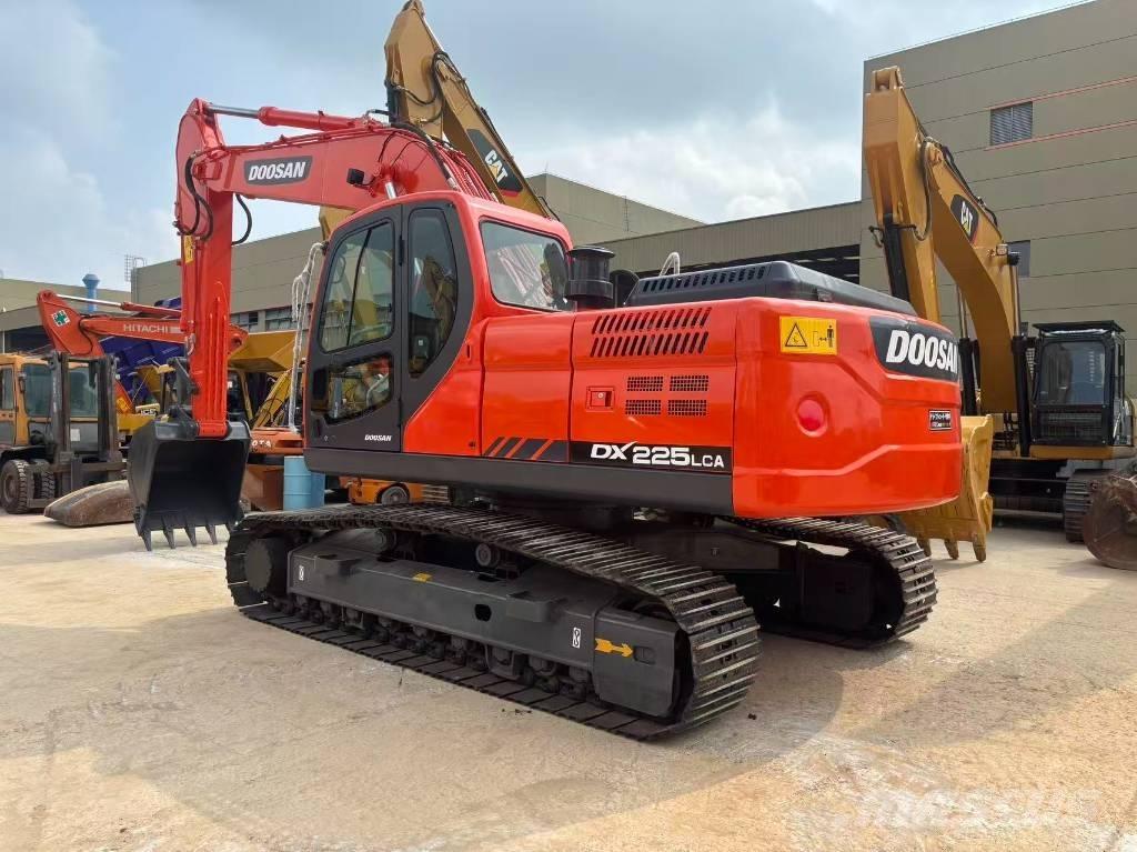 Doosan 225 LC Escavadoras de rastos