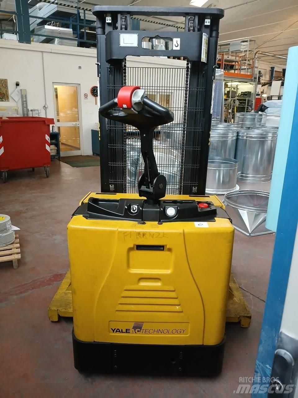 Yale MS15XSL Empilhador para operador externo