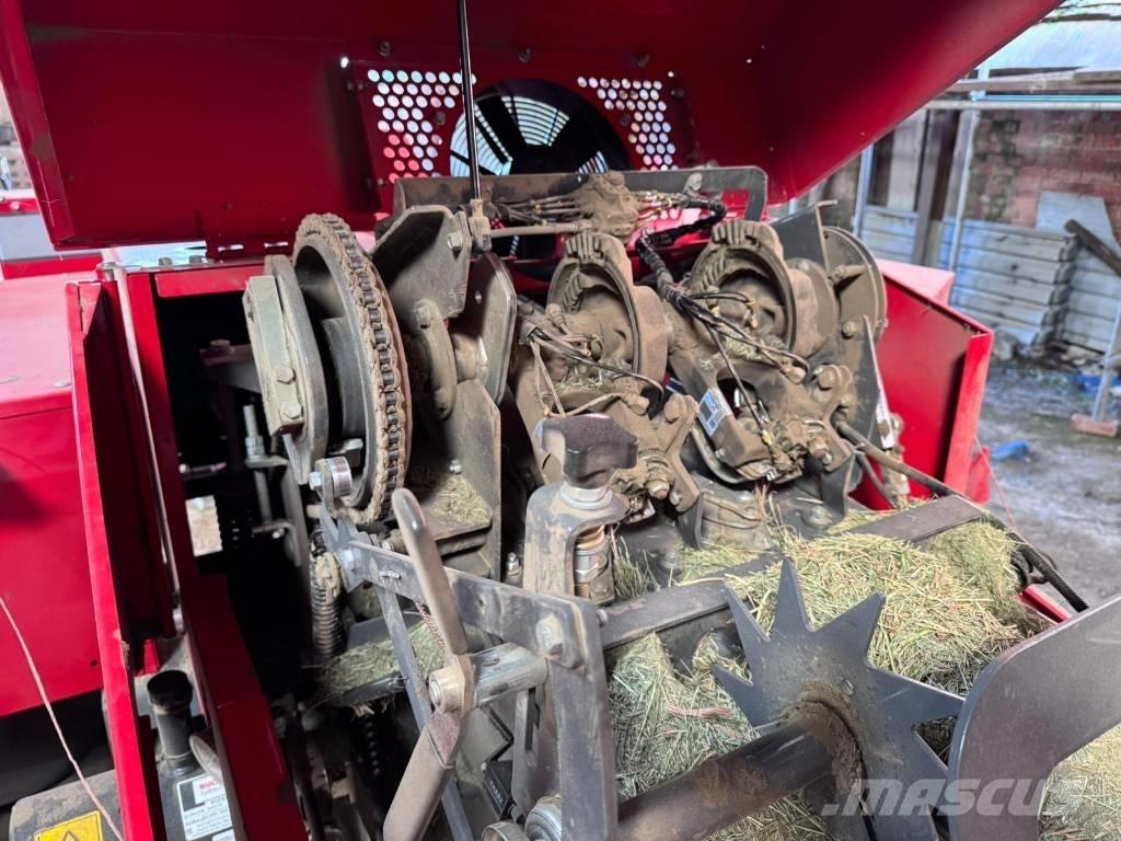 Massey Ferguson 1842 Enfardadeira de fardos quadrados