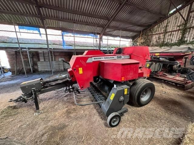 Massey Ferguson 1842 Enfardadeira de fardos quadrados