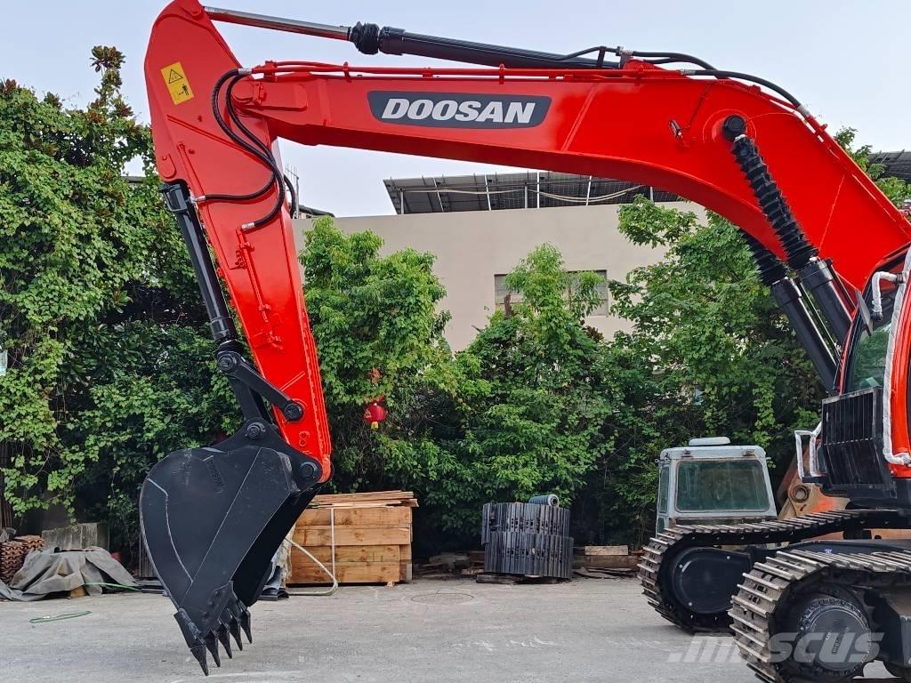 Doosan DX300LC-9C Escavadoras de rastos