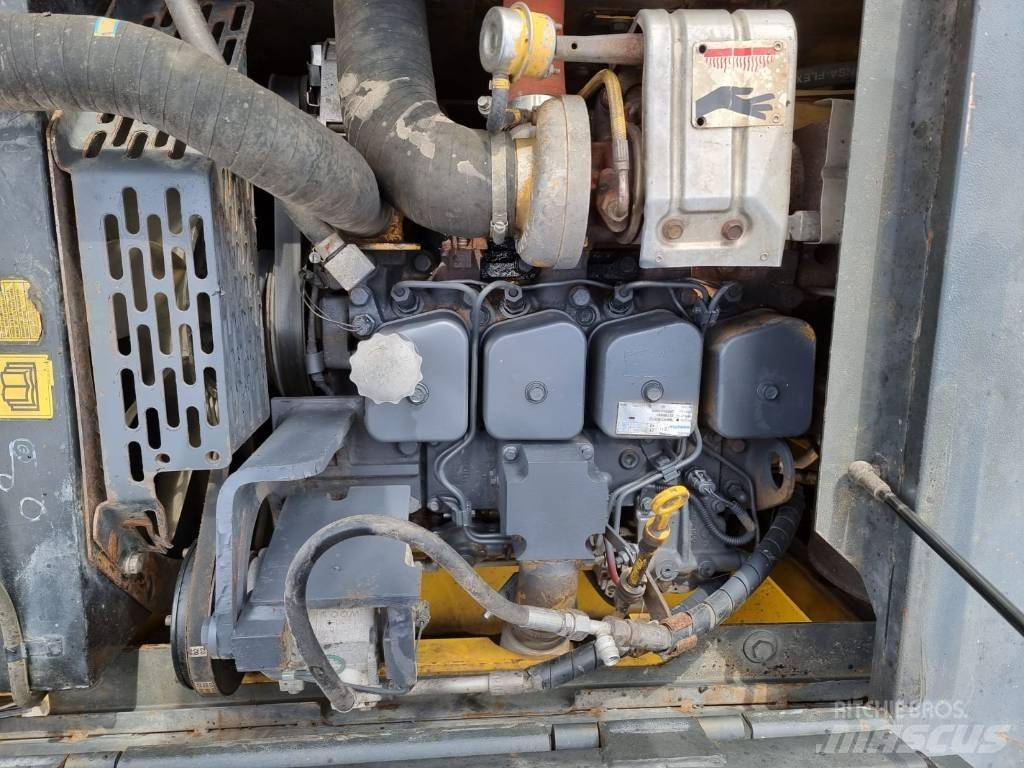 Komatsu PW 130-7K Escavadoras de rodas