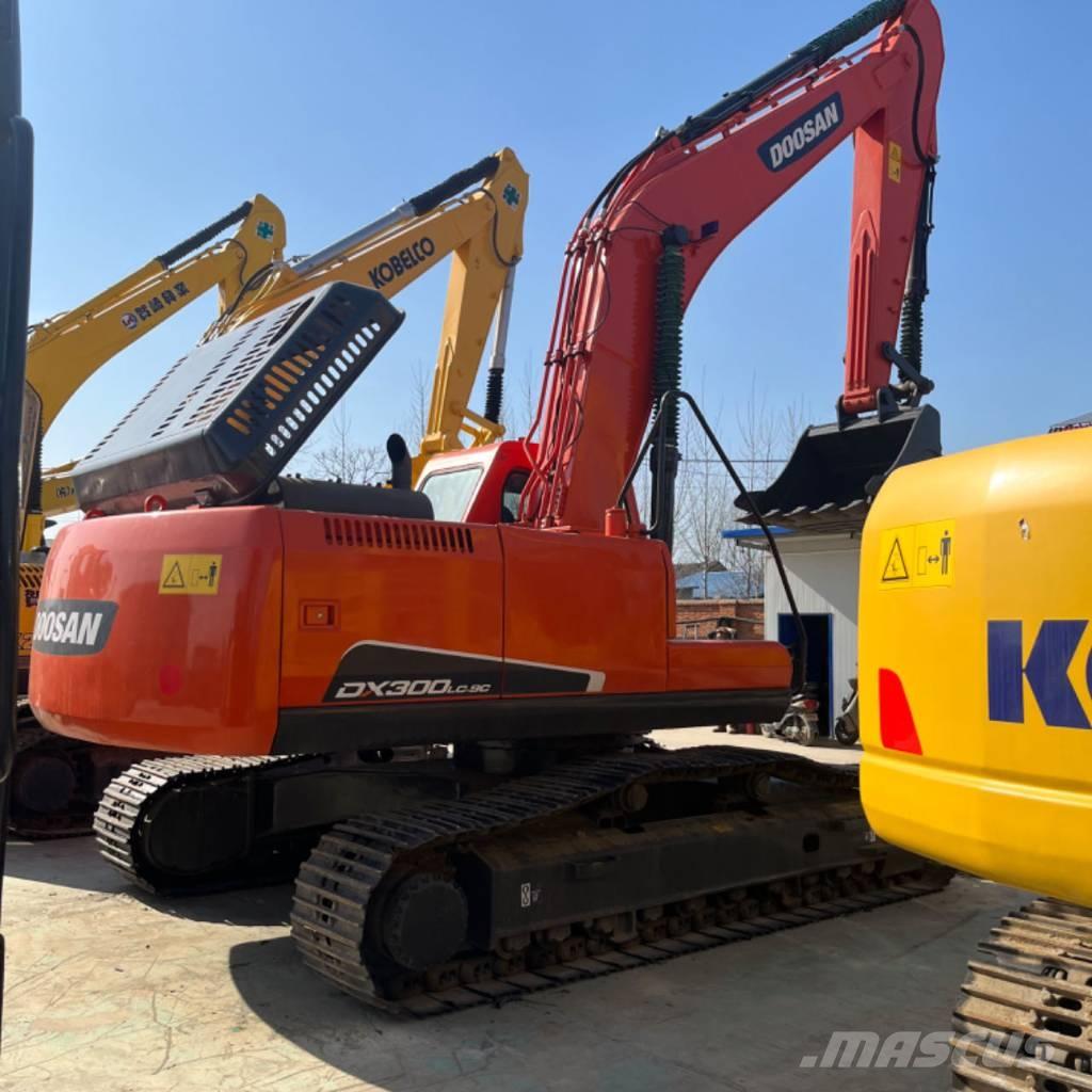 Doosan DX 300 Escavadoras de rastos
