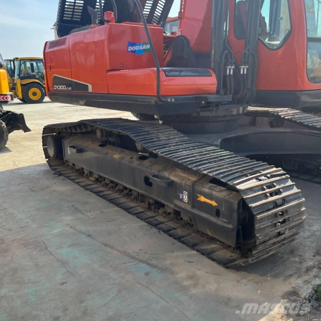 Doosan DX 300 Escavadoras de rastos