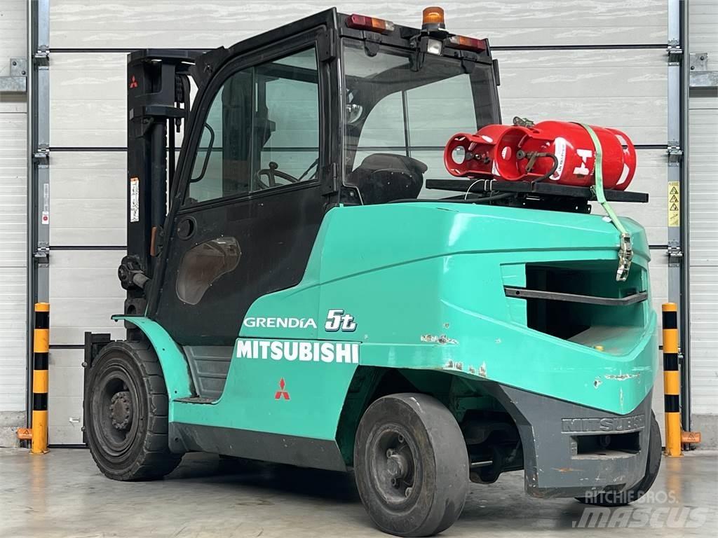 Mitsubishi FG 55 N Empilhadores a gás