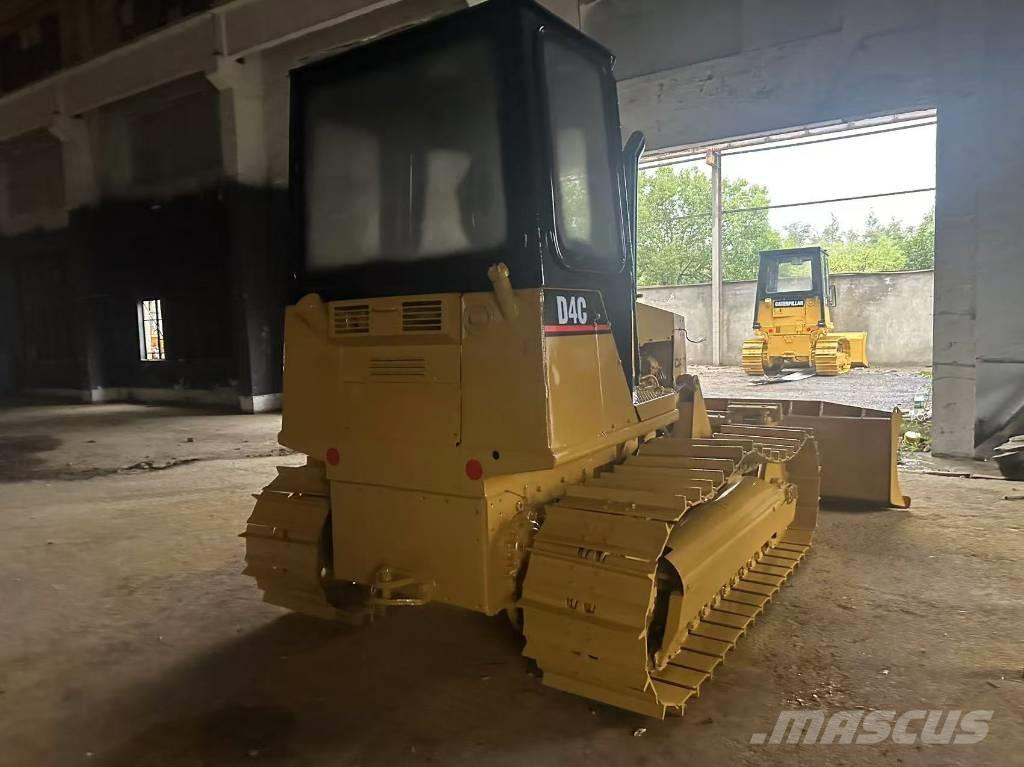 CAT D 4 C Dozers - Tratores rastos