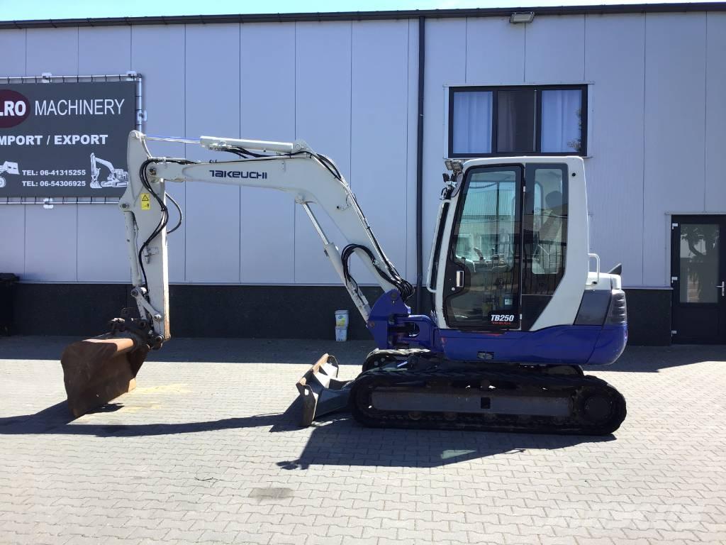 Takeuchi TB 250 Mini Escavadoras <7t