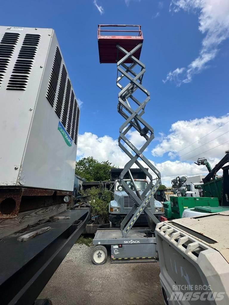 JLG 32 Lift Elevadores de tesoura