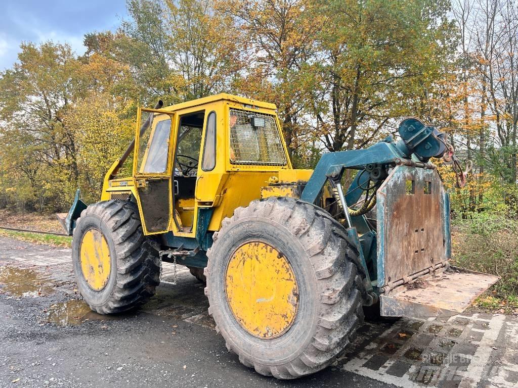 HSM 906 Tractores florestais