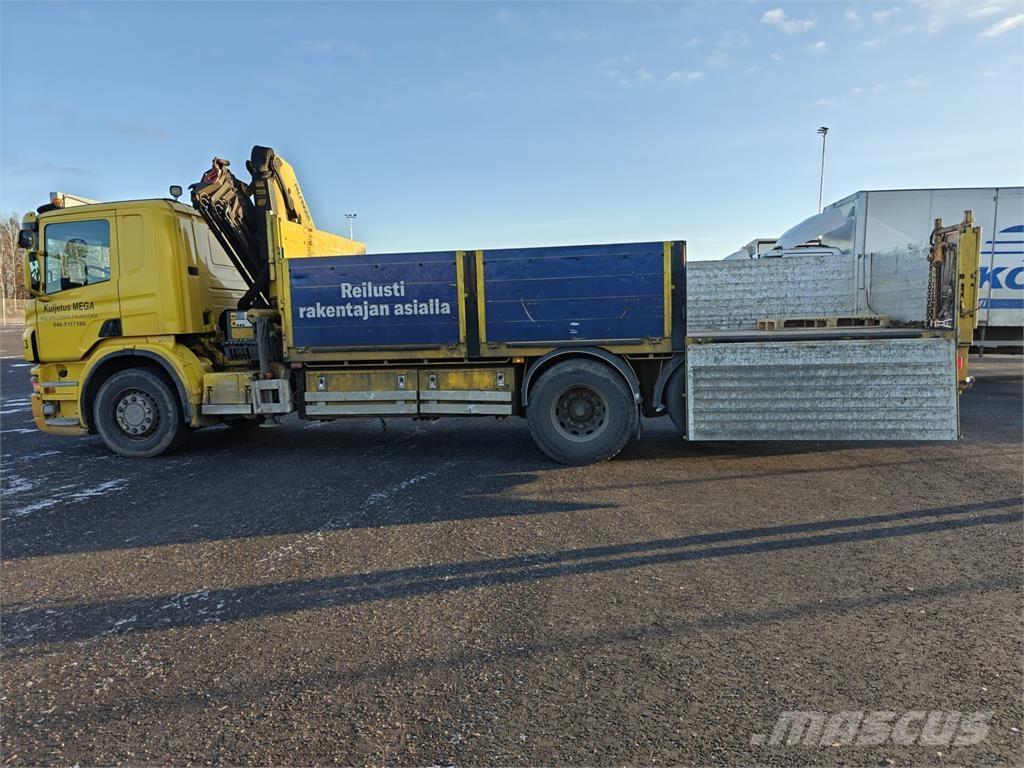 Scania P320 Camiões grua
