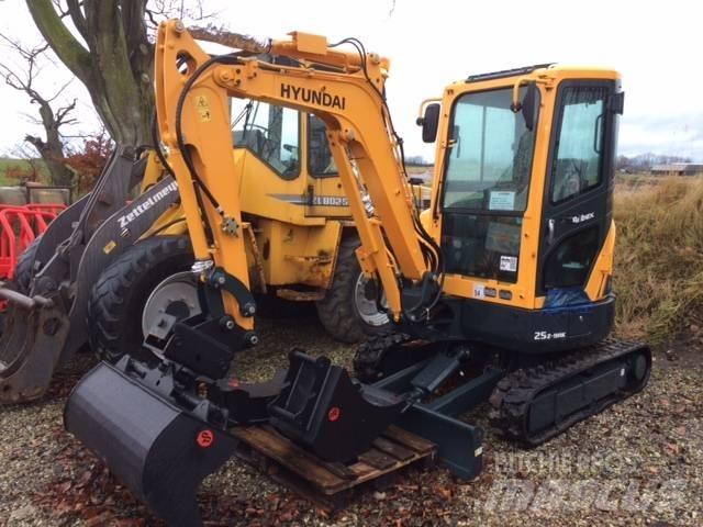 Hyundai R25 AK Mini Escavadoras <7t