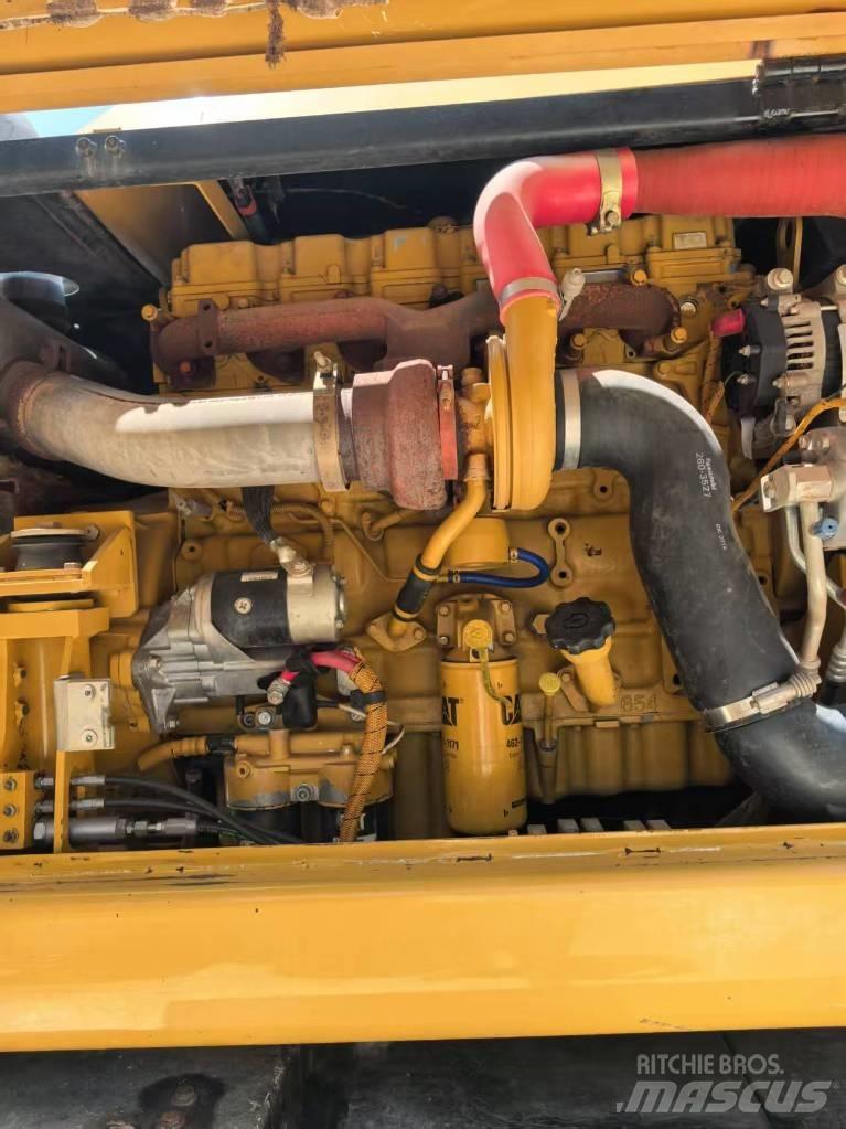 CAT M 320 Escavadoras de rodas