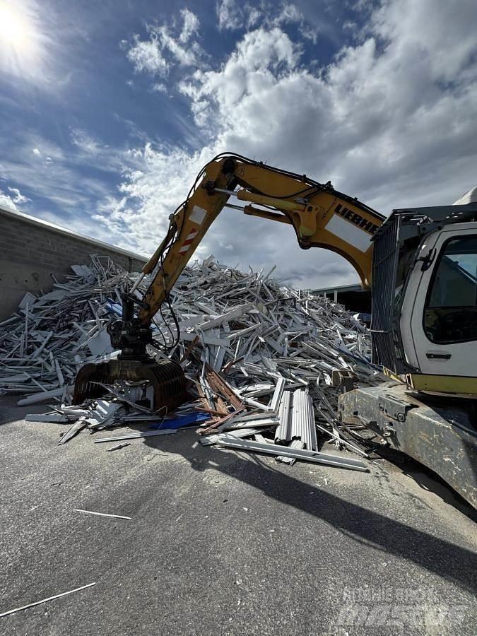 Liebherr A316 Li Escavadoras especiais