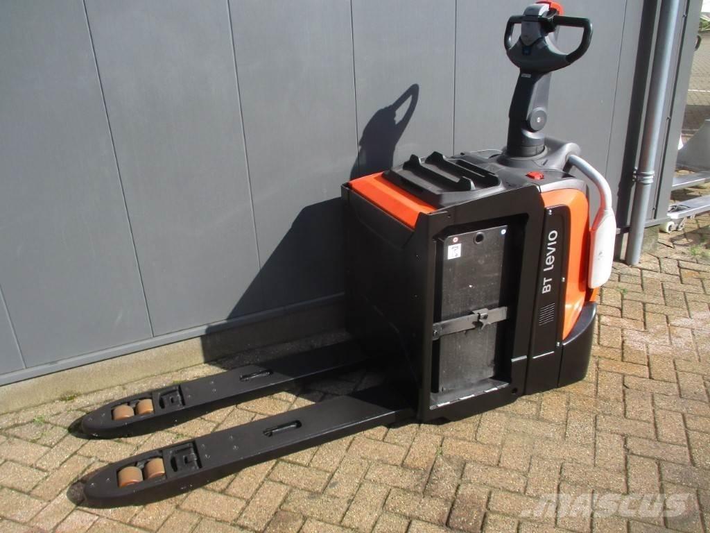 Toyota LPE 200 Porta-paletes com plataforma