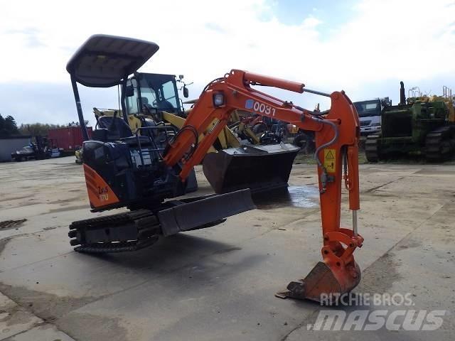 Hitachi ZX 17 U-2 Mini Escavadoras <7t