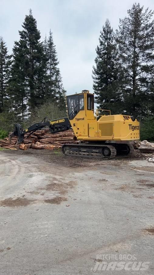 Tigercat 880D Carregadores
