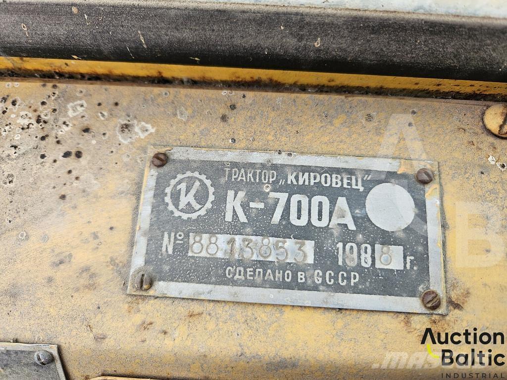  Kirovec K-700A Tratores Agrícolas usados