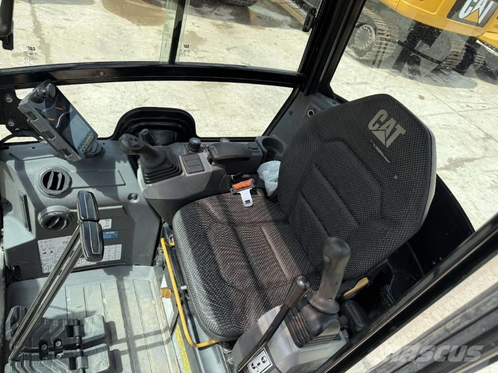 CAT 302 CR Mini Escavadoras <7t