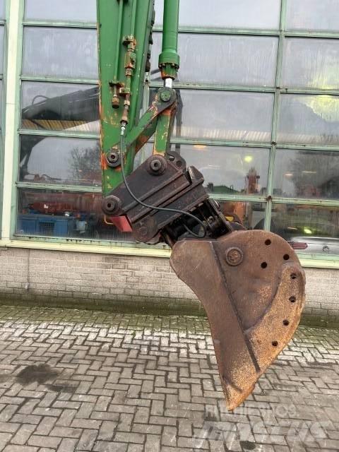 Hitachi EX120 Escavadoras de rastos