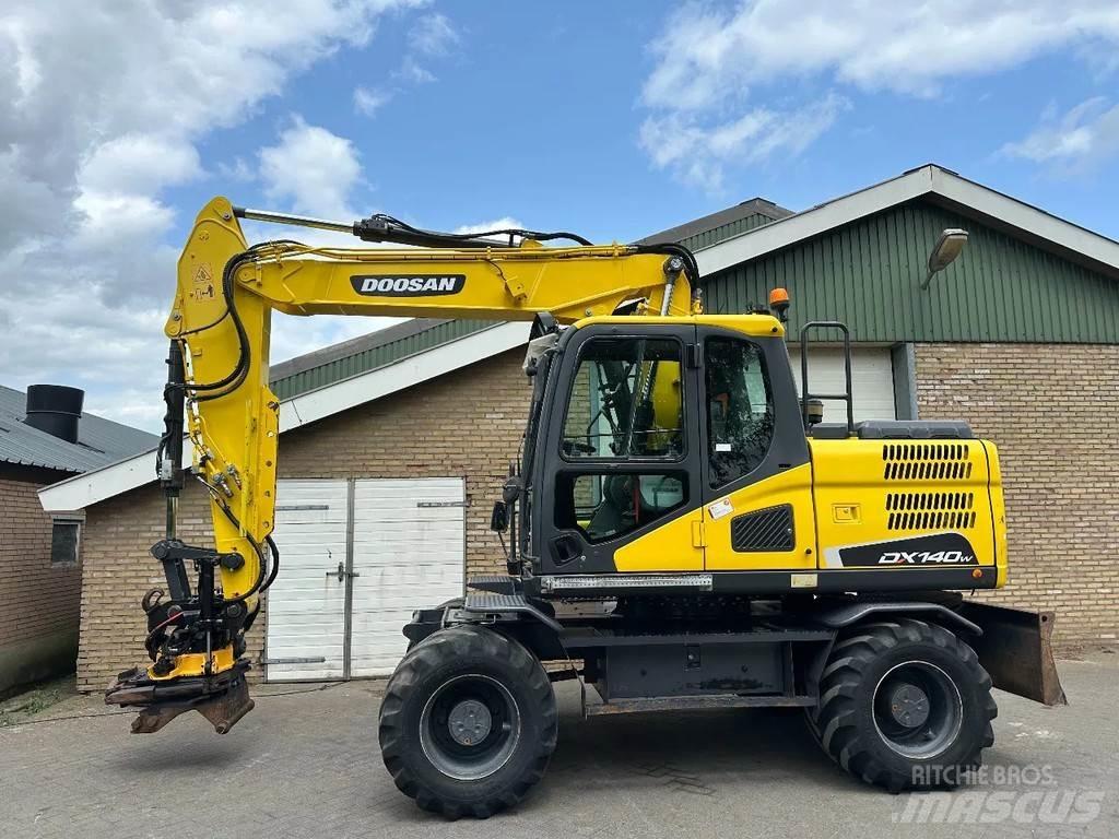 Doosan DX140W-5 Escavadoras de rodas