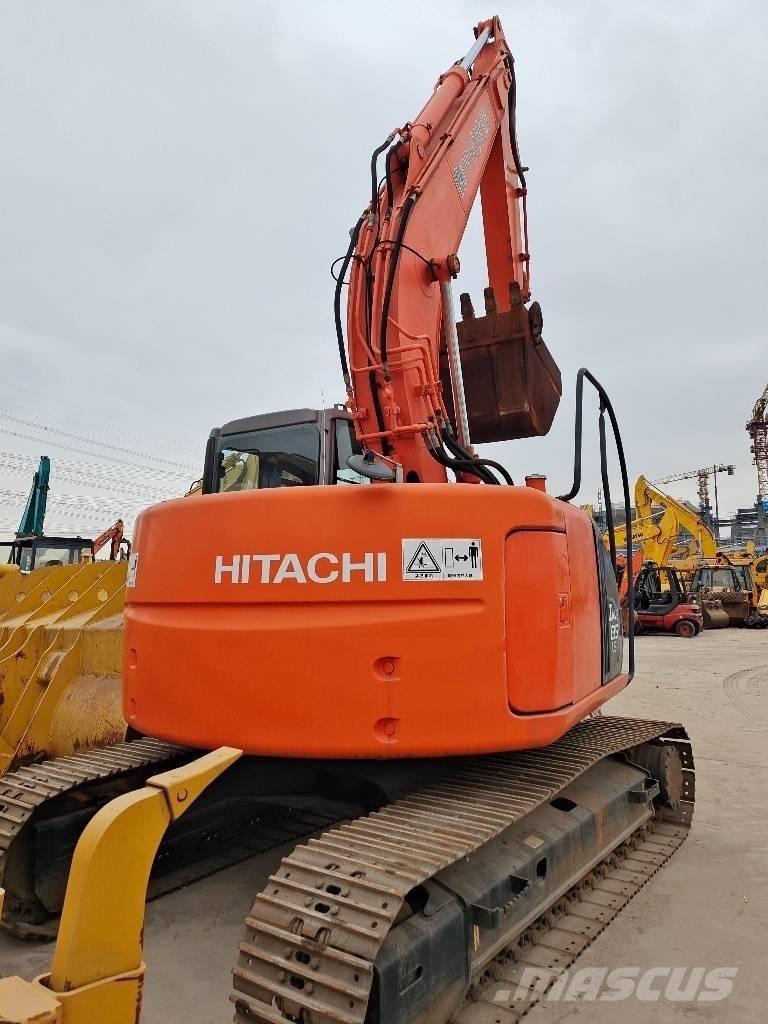 Hitachi ZX 135 US Escavadoras de rastos