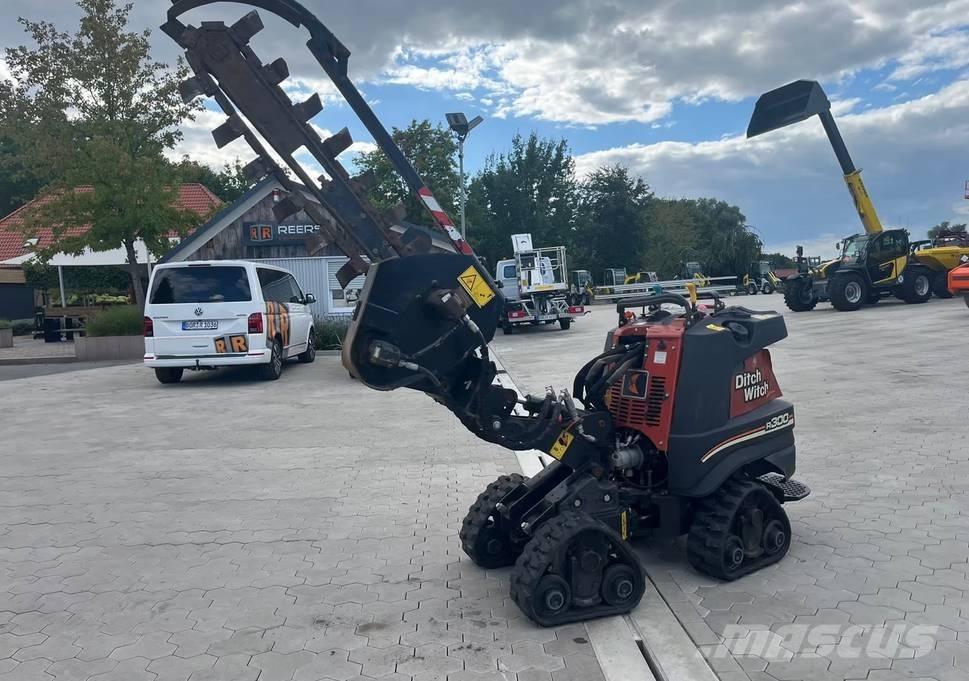 Ditch Witch R300 Dumpers de lagartas