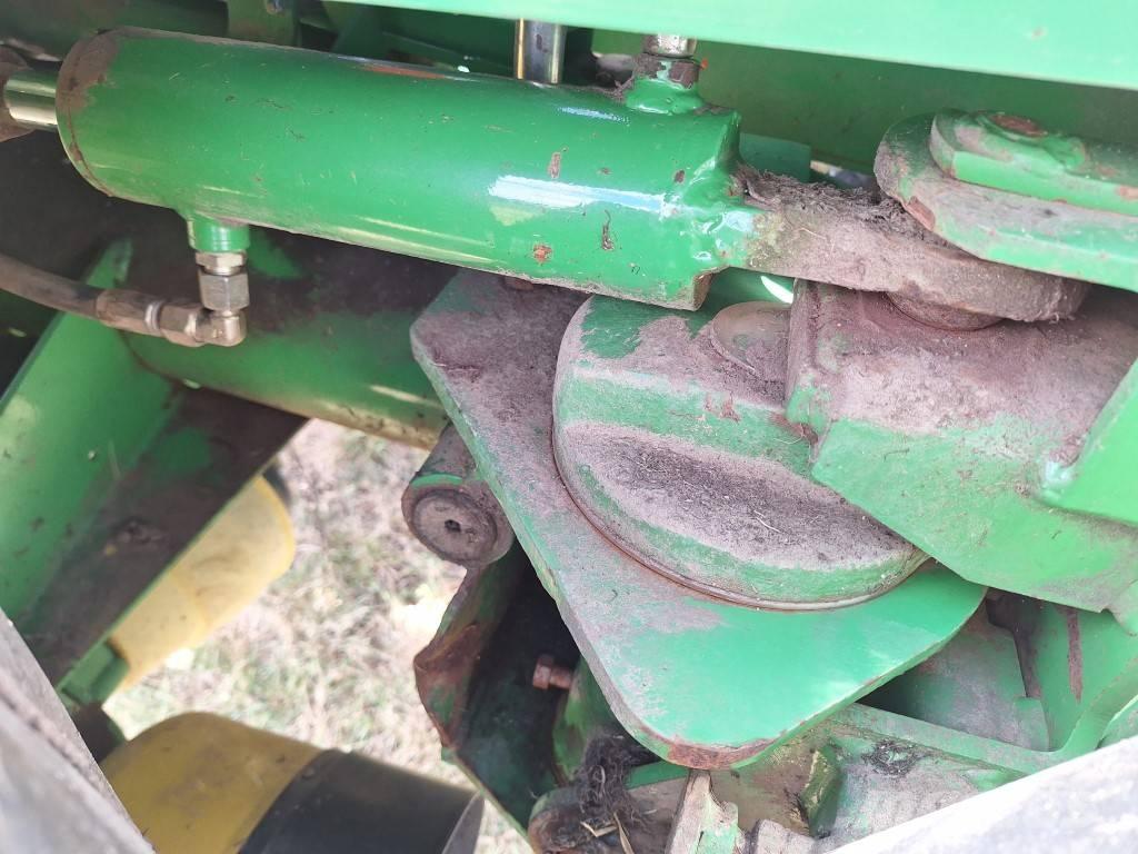 John Deere 328 Gadanheiras-Condicionadoras