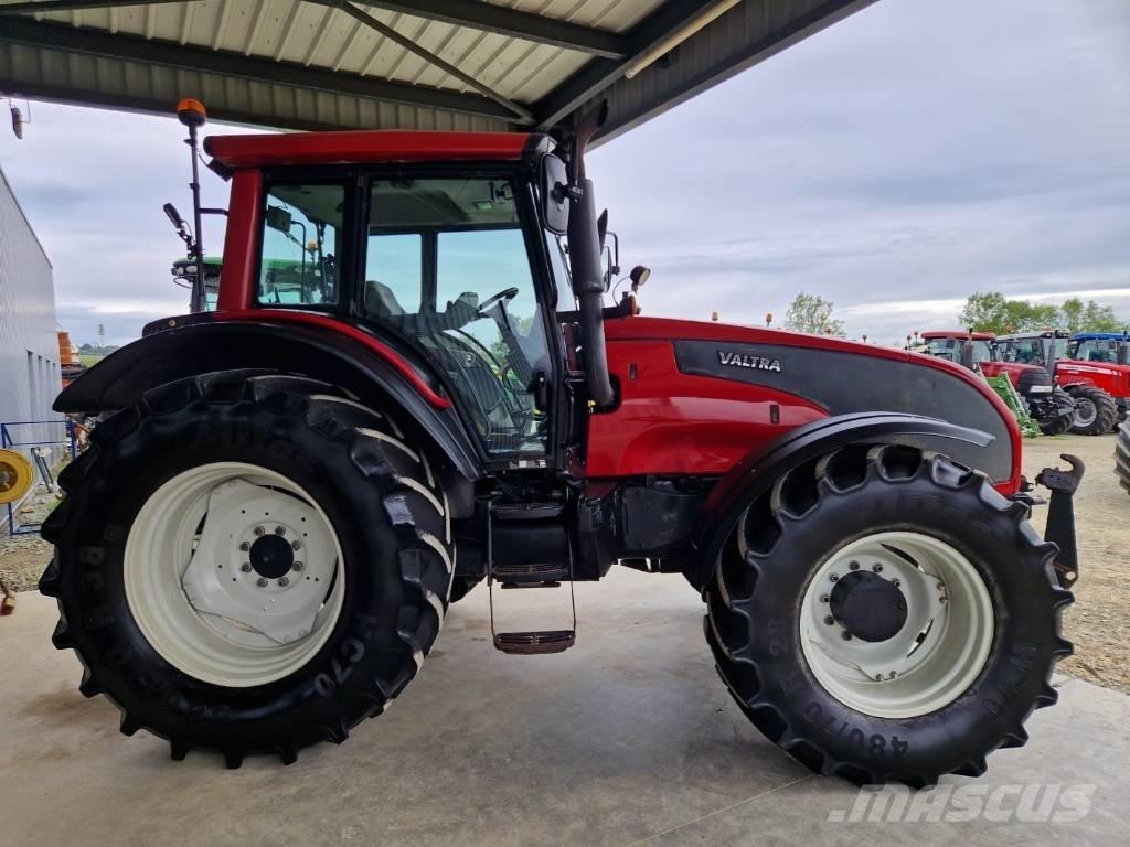 Valtra T 171 Tratores Agrícolas usados