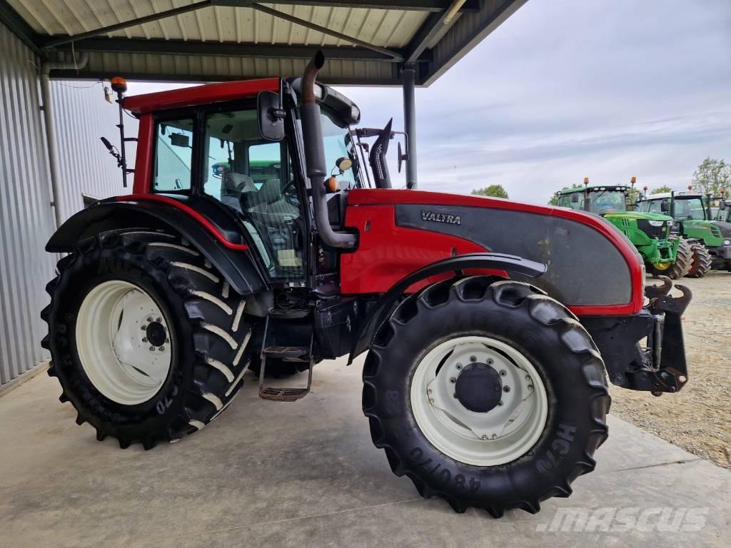 Valtra T 171 Tratores Agrícolas usados