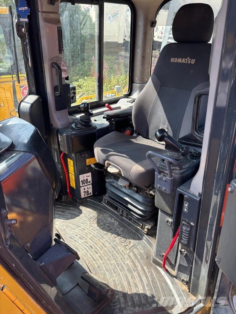 Komatsu D 65 PXi-18 Dozers - Tratores rastos