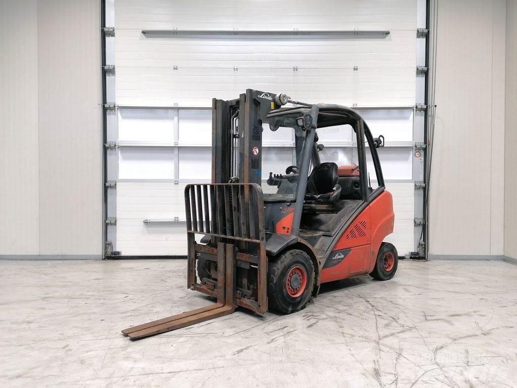 Linde H30T-02 Empilhadores a gás