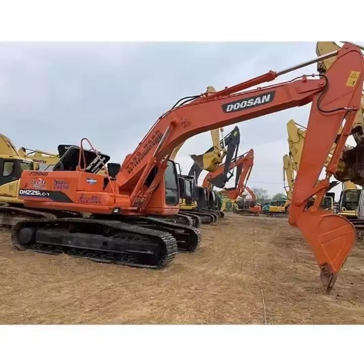 Doosan DH 225 Escavadoras de rastos