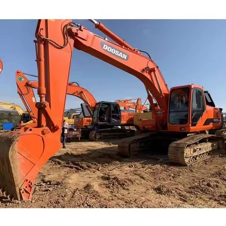 Doosan DH 225 Escavadoras de rastos