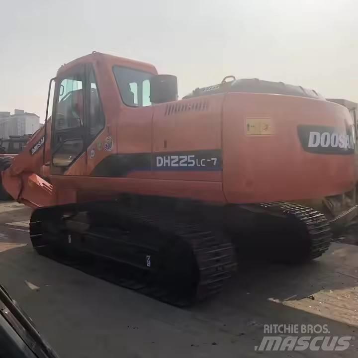 Doosan DH 225 Escavadoras de rastos
