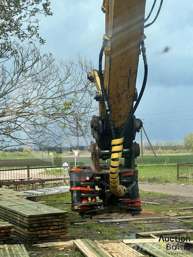 New Holland E 145 Escavadoras de rastos