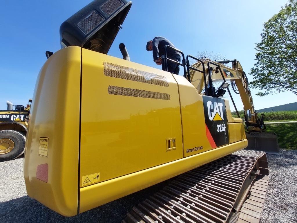 CAT 326 F L Escavadoras de rastos