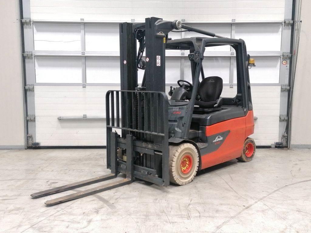 Linde E30L-01 Empilhadores eléctricos