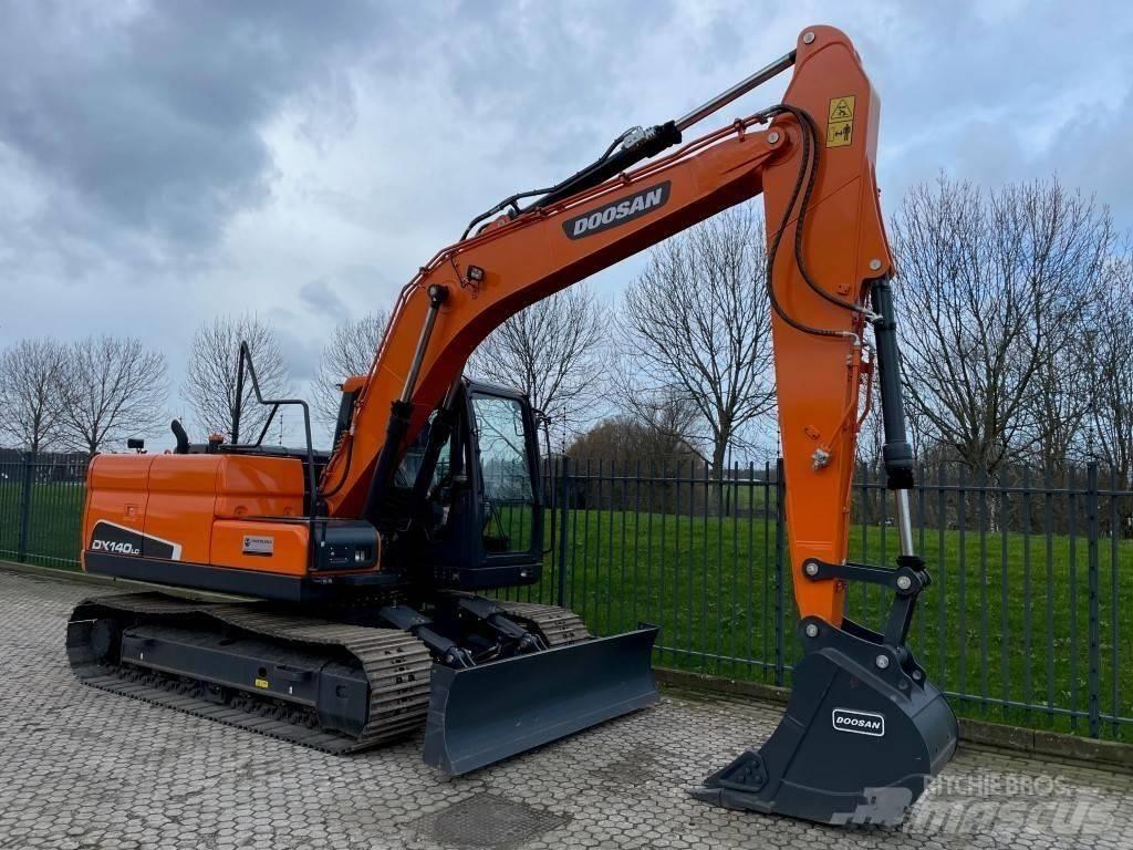 Doosan dx140w Escavadoras de rodas