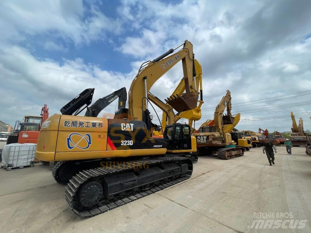 CAT 323D Escavadoras de rastos