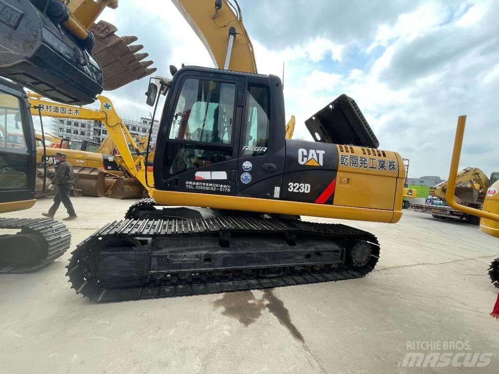 CAT 323D Escavadoras de rastos