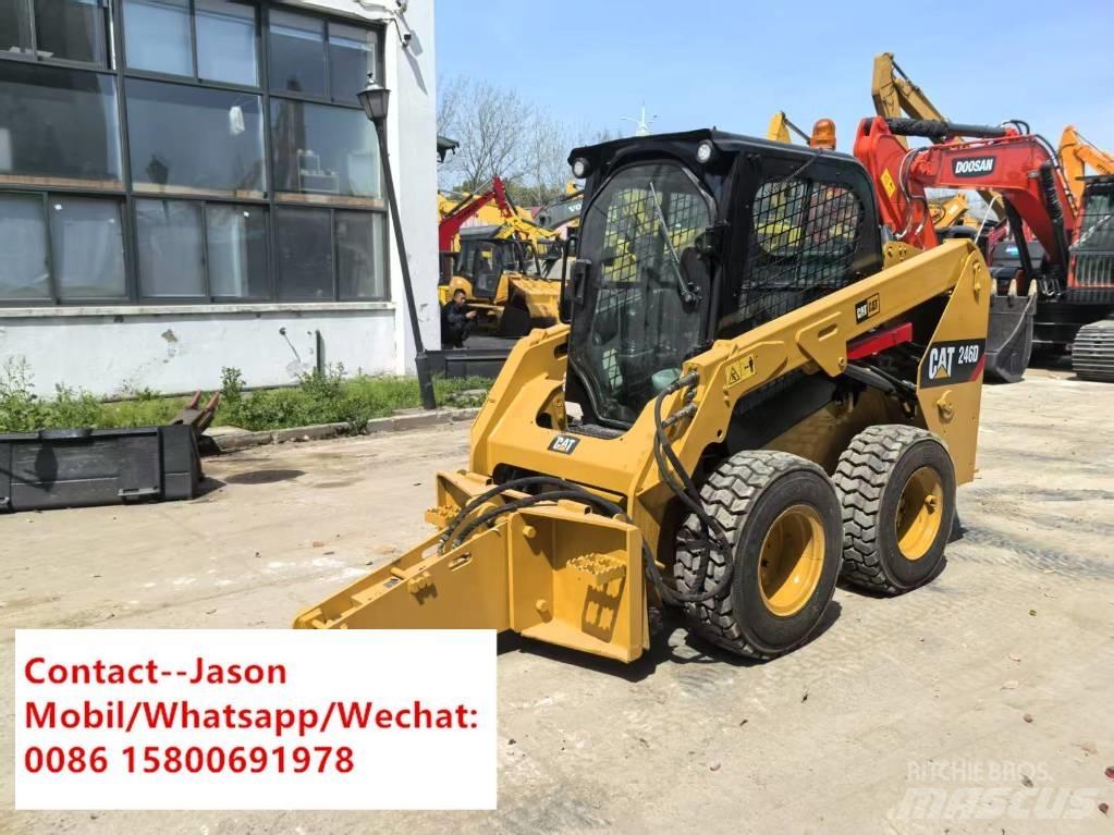 CAT 246 D Carregadoras de direcção deslizante