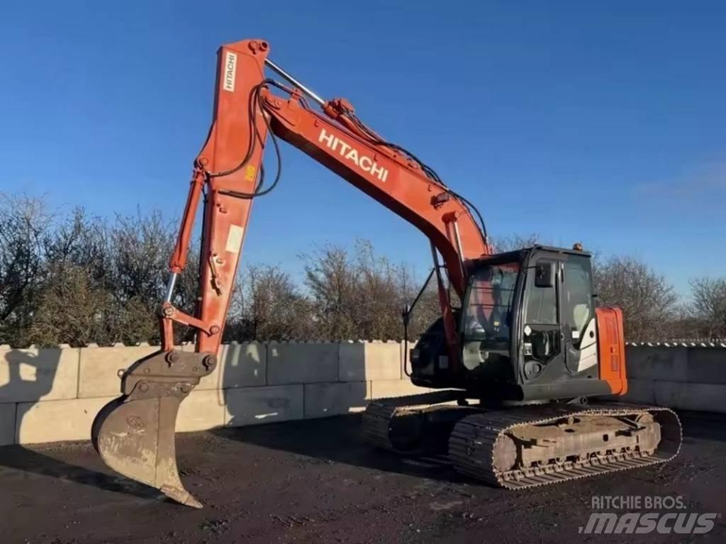 Hitachi ZX 135 Escavadoras de rastos