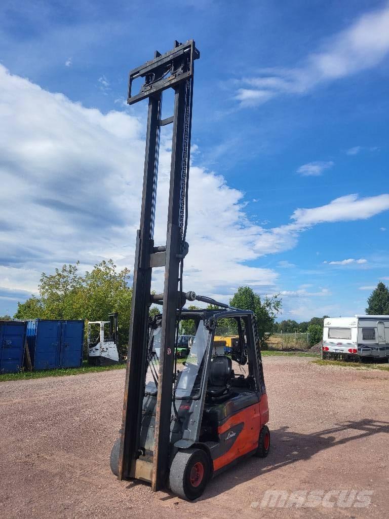 Linde E30L-01 Empilhadores eléctricos