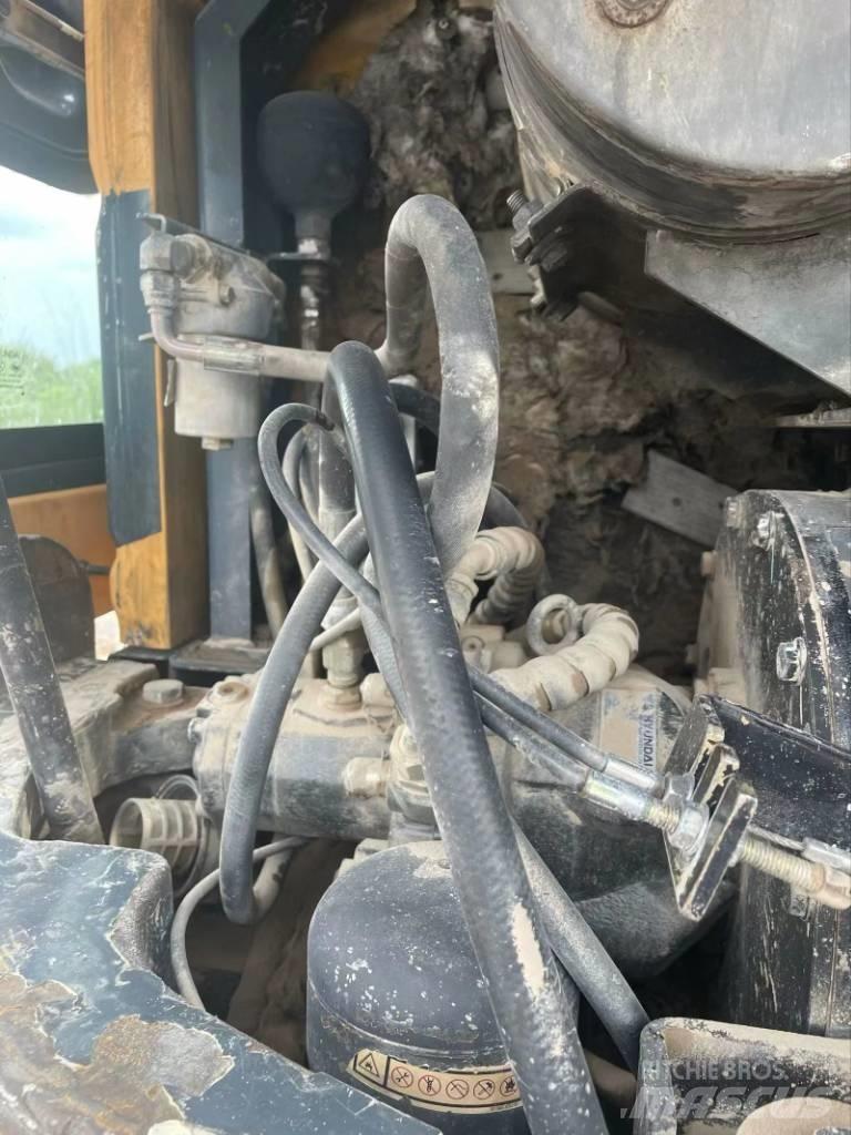 Hyundai 60 W VS Escavadoras de rastos