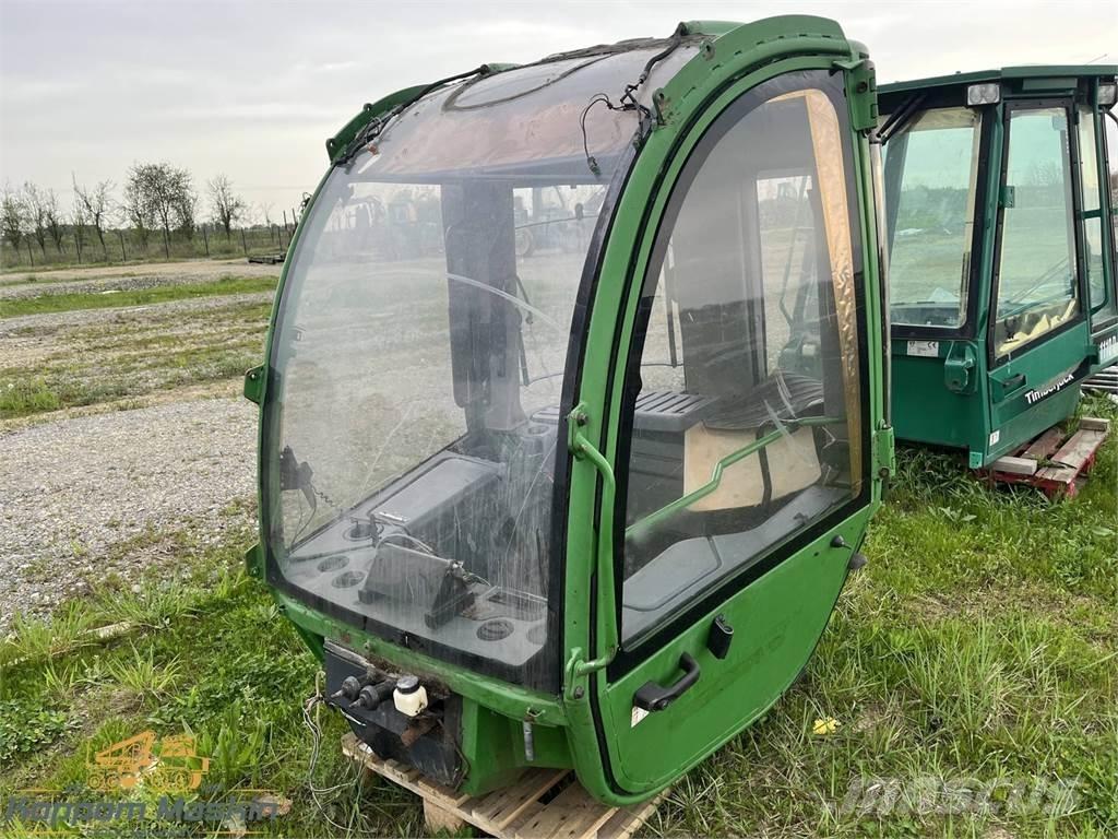 John Deere 1470E Cabines e interior