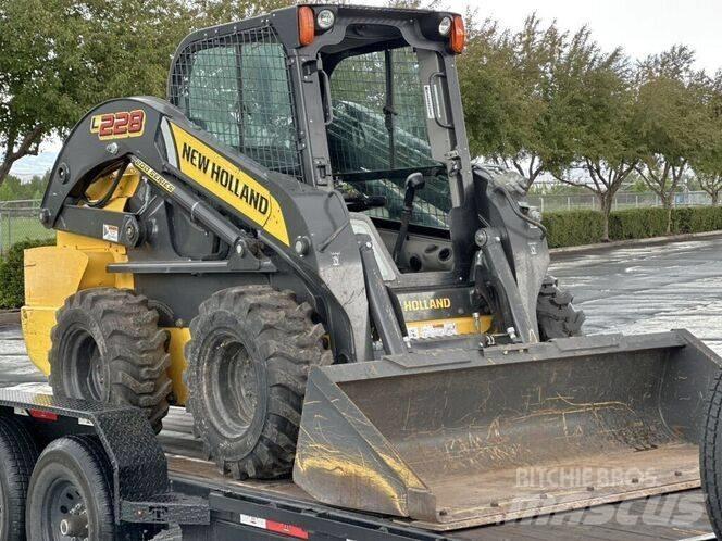 New Holland L 228 Carregadoras de direcção deslizante