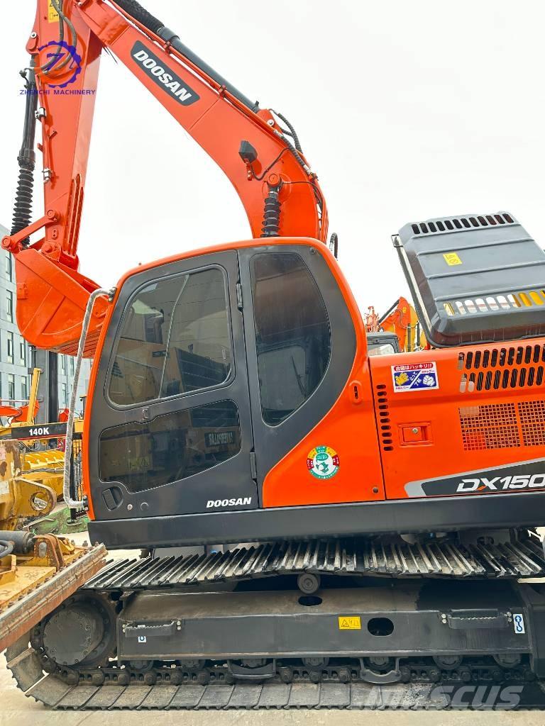 Doosan DX 150 Escavadoras Midi 7t - 12t