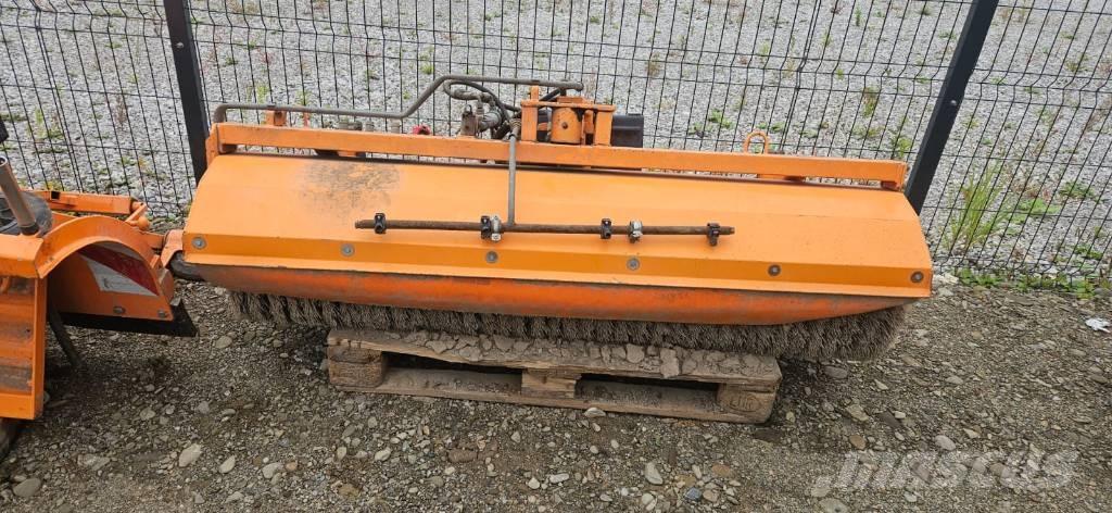 Multicar M 26 4X4 Camiões basculantes